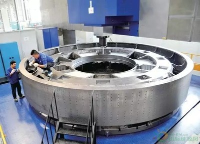 大连重工成功研制全球最大风电转子核心部件